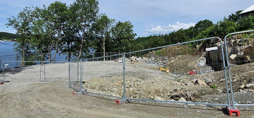 anleggsområde med byggjerde - Klikk for stort bilete