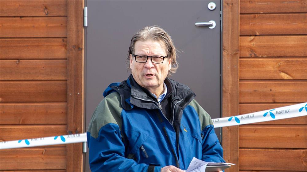 Nærbilde av mann - Klikk for stort bilete